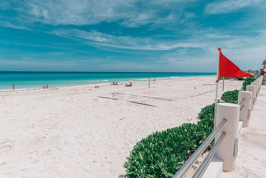 Marlin 108, A Pie De Playa, Albercas, Jacuzi, Ubicacion Inmejorable Villa Cancún